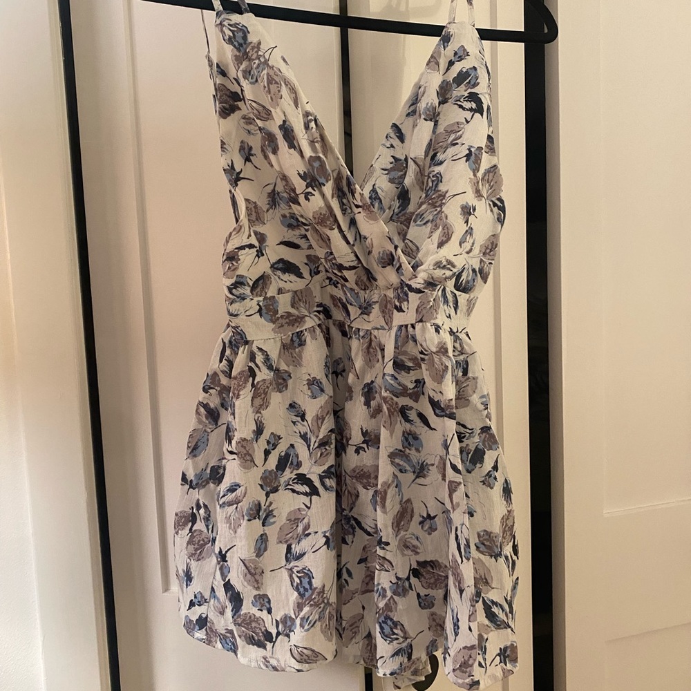 Blue/white floral romper